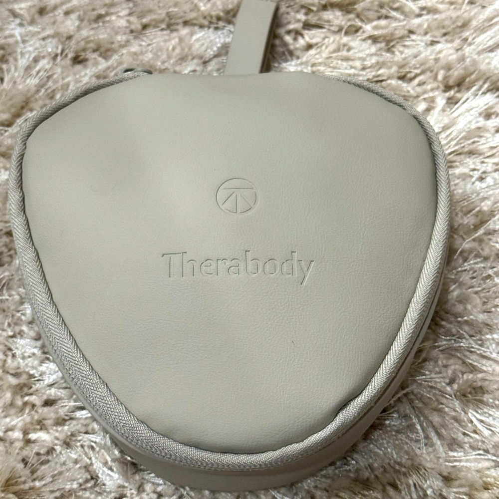 New Therabody X United First Class Polaris Flight amenities kit w/ hanging loop